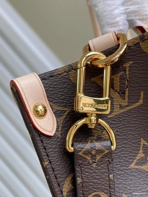 WIS PETIT SAC PLAT LOUIS VUITTON 1205